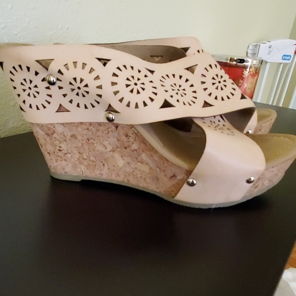 Slip on Wedges - Picture 2 of 3